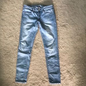 American Eagle super super stretch size 6 US
